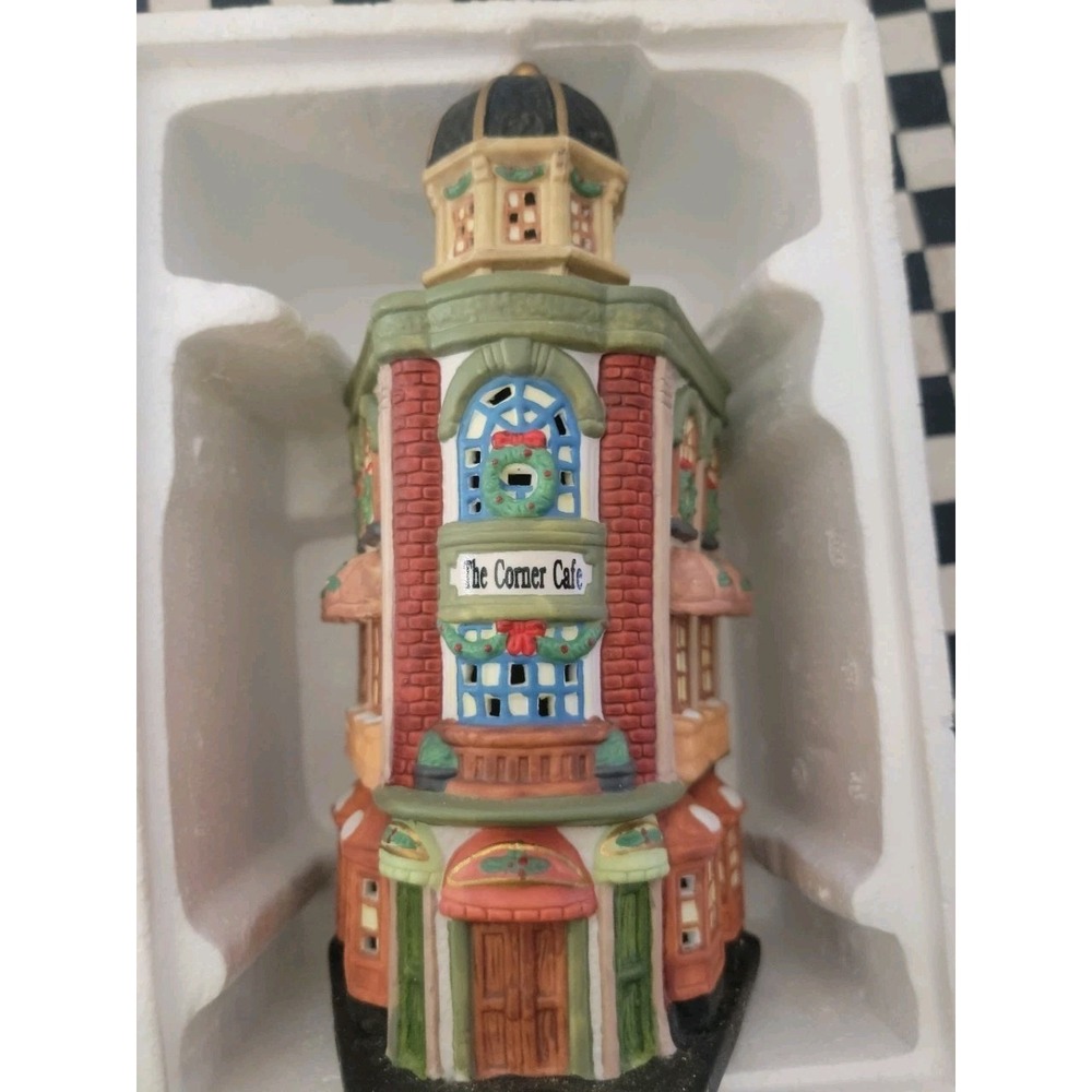 Heartland Valley Village "The Corner Cafe" 1997 Porcelain Lighted House w/ Box